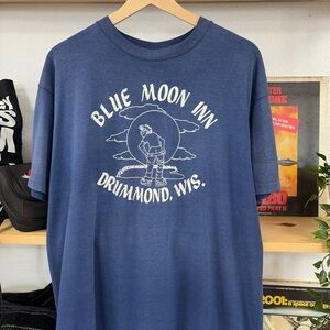 80’s Blue Moon Inn  
Drummond, WIS.
   T-shirt size XL